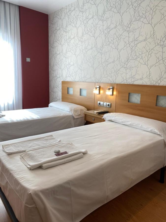 Hostal Abami II Мадрид Екстериор снимка