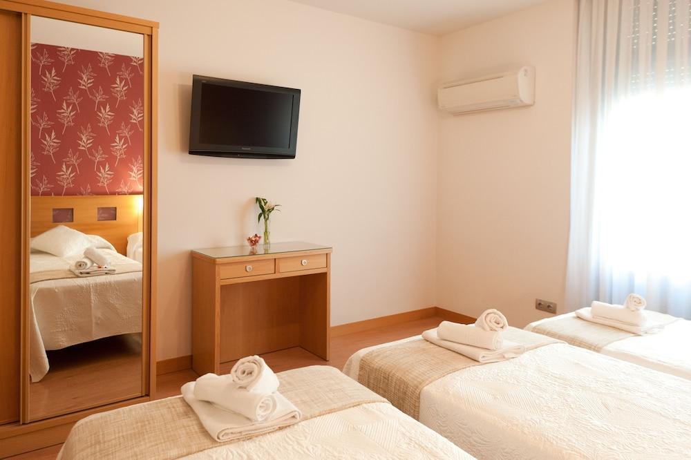 Hostal Abami II Мадрид Екстериор снимка