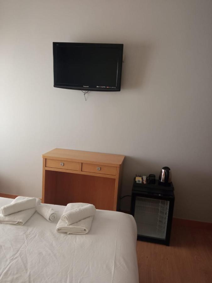 Hostal Abami II Мадрид Екстериор снимка
