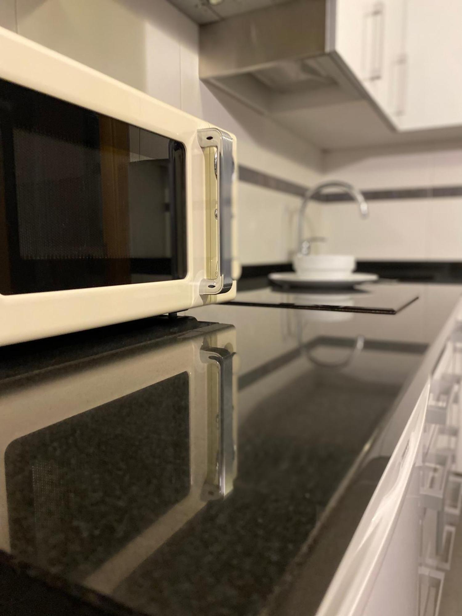 Hostal Abami II Мадрид Екстериор снимка